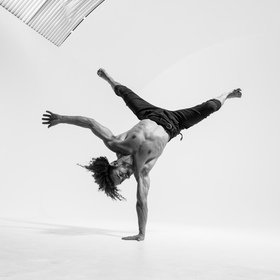 Breakdance frenchie 5 — figure reference